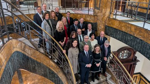 Foto de familia para el acuerdo entre Sabadell Herrero y FADE