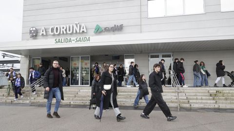 Entrada de la estaci�n provisional de tren en A Coru�a