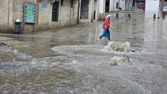 Inundaciones en el casco viejo de Ourense  
