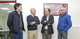 Jos� Carlos Mera, Julio de Bernardo, Manuel Abelleira y Mariano S�nchez, ayer, en la Delegaci�n de La Voz de Galicia en Pontevedra. 