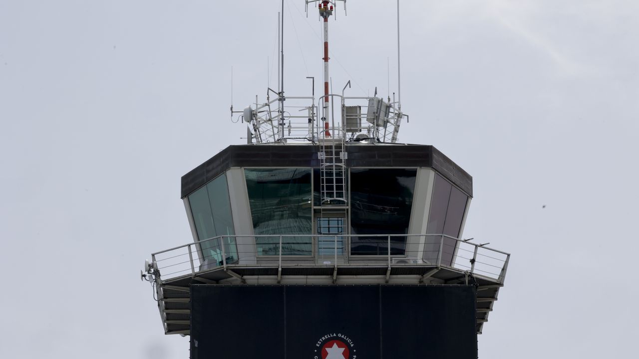 El BNG pide desechar «cualquier plan de trasladar a Vigo el control del aeropuerto de A Coruña»