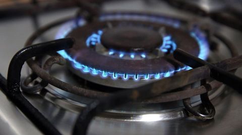 Una cocina que funciona a gas, en foto de archivo
