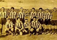 El Deportivo en el partido de promoci�n de ascenso a Primera que jug� contra el Celta en 1940. De pie: Chacho, Cela, Anto�ito, Quintas, Pintos, Antonio Villar Chao y Acu�a. Abajo, Guimer�ns, Couso, Pe
