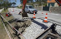 El a�o pasado, la rotura de una tuber�a caus� un socav�n en el vial de A Lanzada. 