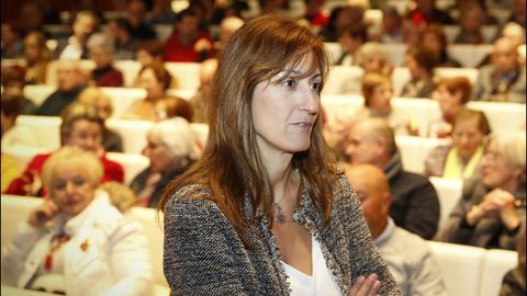 CHARLAS SALUDABLES DE A CORUÑA. LA DOCTORA MARÍA DEL MAR CASTELLANOS RODRIGO, JEFA DEL SERVICIO DE NEUROLOGÍA DEL CHUAC