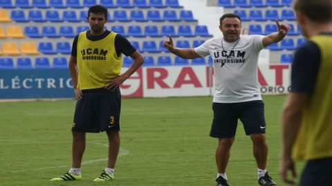 Salmer�n:  Es un orgullo que Hierro tenga buenas palabras hacia m� 