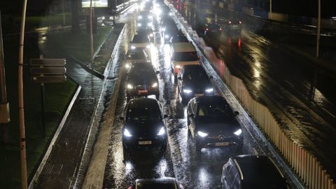 Con lluvia y por la noche, la la visi�n en la conducci�n se dificulta. 
