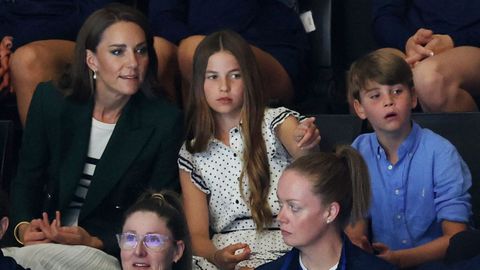 Kate Middleton comenta las jugas con sus hijos Charlotte y Louis