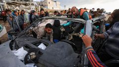 Veh�culo atacado en el que iba el n�mero dos de Ham�s, Raad Saad.   