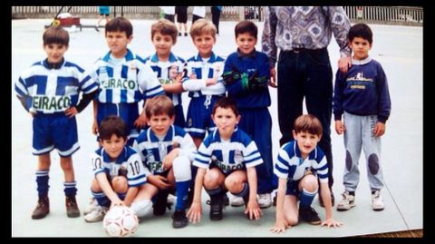 Circunstancialmente con la camiseta del Deportivo en uno de los campos aledaños a la zona de A Cubela.