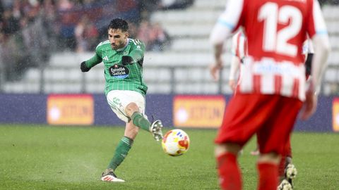 Fabio Gonz�lez roz� el gol en los dos partidos en los que defendi� el escudo del Racing.