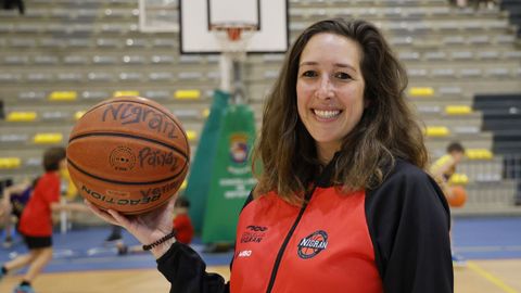 Bel&eacute;n Alba Hern&aacute;iz ejerce de entrenadora de baloncesto en el club de Nigr&aacute;n desde este curso.