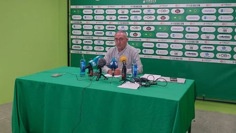 Argimiro Marnotes, en la sala de prensa de Espiñedo