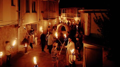 Percorrido nocturno por Ni�odaguia dentro da fornada tradicional.