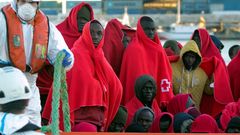 | EFE.Imagen de archivo de inmigrantes rescatados por Salvamento Mar�timo en el mar de Albor�n