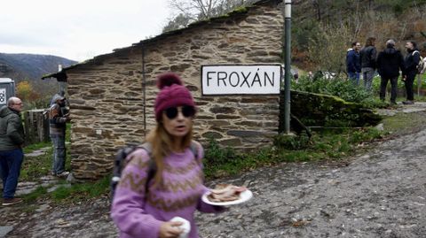 La Festa da Pisa da Castaa se celebra siempre en diciembre en el pueblo de Froxn, en el municipio de Folgoso do Courel