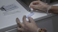 Imagen de archivo de una prueba diagn�stica del coronavirus en una farmacia