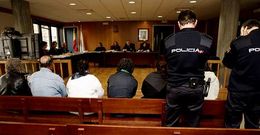 Los seis miembros de un clan familiar, en la vista por conformidad que se celebr� en Vigo.