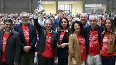 El alcalde de Vigo recibi� la distinci�n rodeado de representantes pol�ticos socialistas