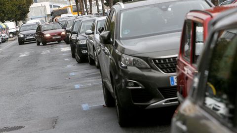 El Malecón es una de las zonas que más sanciones de aparcamiento registra en Ribeira.