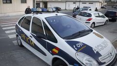 Fotograf�a de archivo de dos veh�culos de la Polic�a Nacional