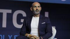 Paco J�mez, durante el III Congreso Internacional de Entrenadores de f�tbol y f�tbol sala organizado por la Real Federaci�n Gallega de F�tbol