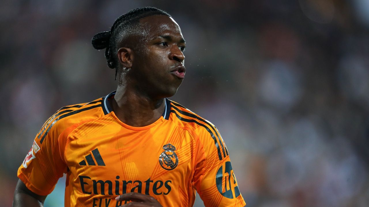 La Liga denuncia cánticos ofensivos pero no racistas contra Vinicius en Mestalla