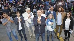 Villares, con los alcaldes de A Coru�a, Santiago y Ferrol, Beiras, y las l�deres de EU y Podemos Galicia. 