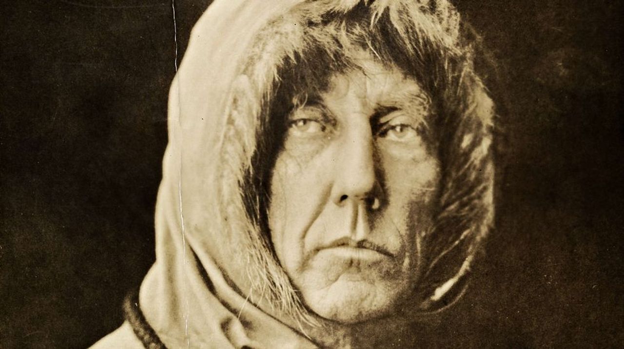 Руаль энгельбрегт гравнинг амундсен. Юма амундсена. Амун. Амун. Рауль амундсен портрет.