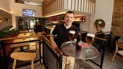 Santi Cami�a dirige La Paloma, en el centro de Pontevedra