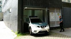 La Guardia Civil traslad� a los dos detenidos desde el juzgado de Cangas a la prisi�n de A Lama