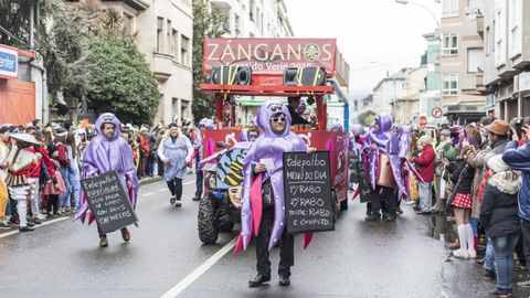 Una de las comparsas del desfile del Entroido de Vern.