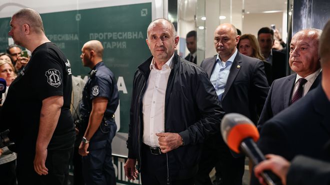 Rumen Radev, tras ganar las elecciones legislativas de Bulgaria