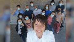 O selfi da candidata: Pont�n, co seu equipo de campa�a, nunha foto tirada esta semana en Santiago