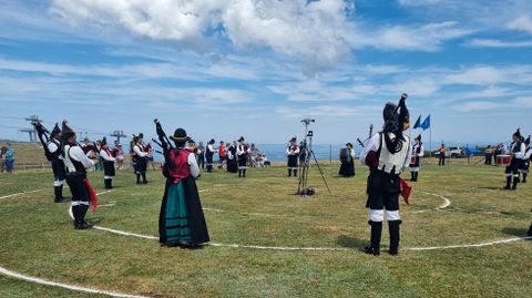 Imagen de archivo del certamen celtibérico de bandas de gaitas en Cabeza de Manzaneda.