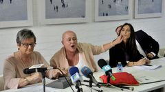 La entonces concejala del BNG Mariela Aguilar, a la izquierda, en el pleno en el que decidi� no debatir la moci�n de censura