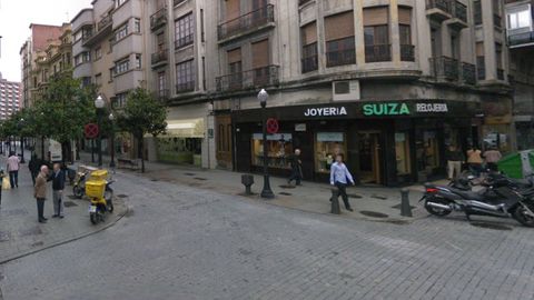 Antiguos juzgados en la calle Donato Arg�elles de Gij�n