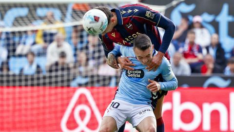 Iago Aspas, durante el Celta-Levante de este martes en Bala�dos.