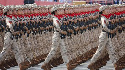 Desfile militar con motivo de la celebraci�n de la victoria de China contra Jap�n en 1945