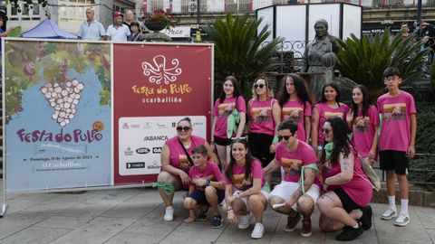 Las pandillas lucieron las camisetas que disearon para esta edicin de la Festa do Pulpo