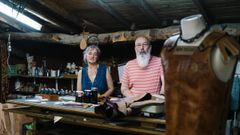 Miram Campoamor y Ernesto Snchez en su taller del Museo do Coiro de Allariz
