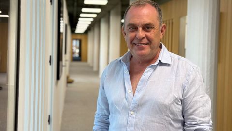 El director Carlos Sedes, director de La viuda negra que arrasa en Netflix.