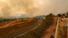 Imagen de archivo de un incendio forestal registrado el verano del 2025 en Ourense