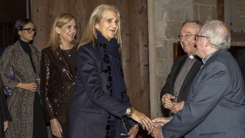 La infanta Elena y la infanta Cristina, junto a Victoria Federica