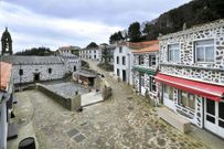 Vista de la calle que atraviesa la aldea de San Andr�s. 
