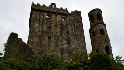 CASTILLO DE BLARNEY. Por supuesto hay que subir a lo m�s alto y besar la piedra para ser elocuente.