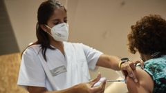 El viernes se retoma la campa�a para la tercera dosis de los que est�n entre 40 y 49 a�os