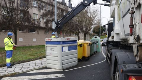 Imagen de archivo del servicio de recogida de basura en la ciudad de Ourense