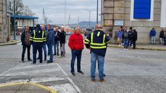 Concentraci�n delante del astillero de Ferrol, en la ma�ana del jueves