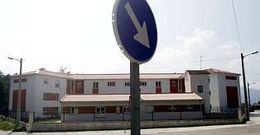 Los pisos, ubicados en la parroquia de Caldelas,  deber�an estar ya ocupados por j�venes propietarios